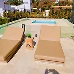 Exclusive New Within Santa Clara And Golf & Country Club Lejlighed Marbella