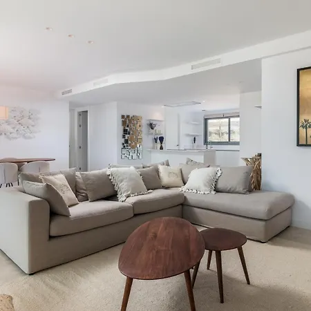 Exclusive New Within Santa Clara And Golf & Country Club Apartment